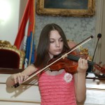 Меланија Станковић на виолини