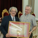 Мр Срђан Огњановић,директор Математичке гимназије на свечаном постољу