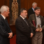 Милосав Мариновић,уредник магазина ЛИЦЕУЛИЦЕ са наградом и члановима жирија