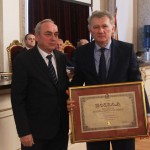 Дир Алфа имагинга Предраг Бјелетић прима признање